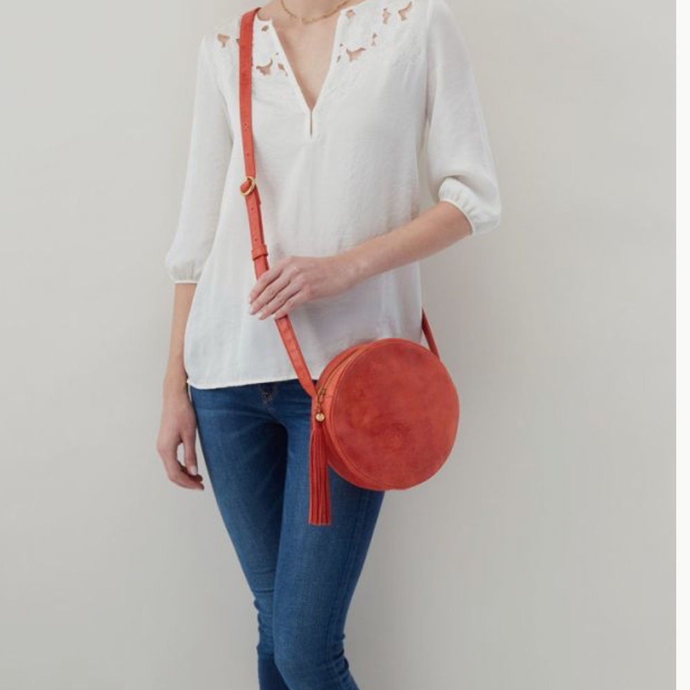 Hobo retired Moon lava leather Round Crossbody Bag - Picture 2 of 13